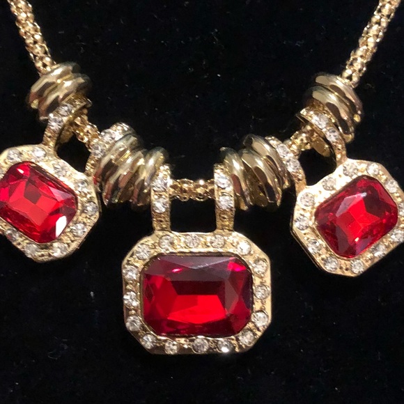 Jewelry - Necklace